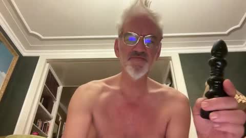 Snapshot of jewlronny chatting on 01.15.25 jewlronny online show from 01.15.25