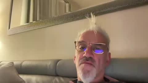 Snapshot of jewlronny chatting on 02.02.25 jewlronny online show from 02.02.25