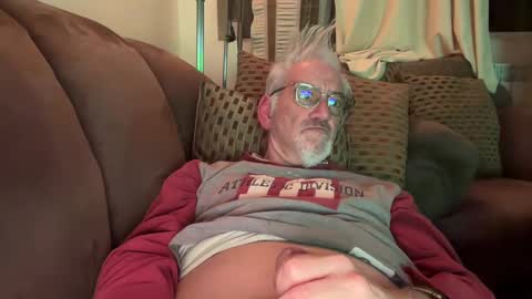 Snapshot of jewlronny chatting on 03.04.25 jewlronny online show from 03.04.25