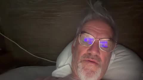 Snapshot of jewlronny chatting on 03.10.25 jewlronny online show from 03.10.25