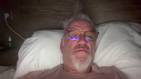 Snapshot of jewlronny chatting on 03.11.25 jewlronny online show from 03.11.25