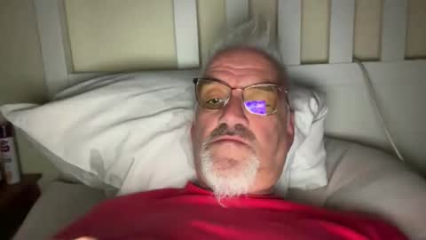 Snapshot of jewlronny chatting on 09.28.25 jewlronny online show from 09.28.25