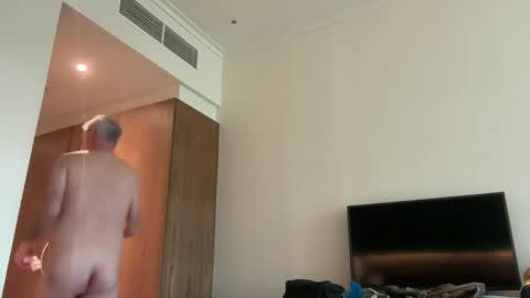 Snapshot of jewlronny chatting on 11.06.25 jewlronny online show from 11.06.25