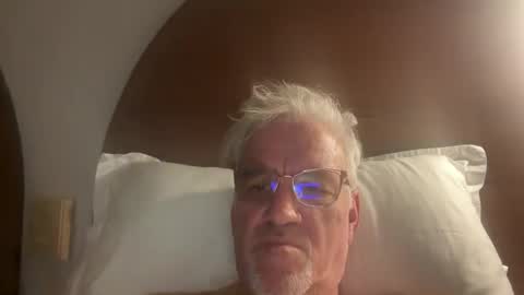 Snapshot of jewlronny chatting on 02.21.26 jewlronny online show from 02.21.26