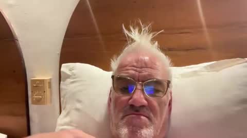 Snapshot of jewlronny chatting on 02.25.26 jewlronny online show from 02.25.26