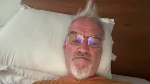 Snapshot of jewlronny chatting on 03.02.26 jewlronny online show from 03.02.26