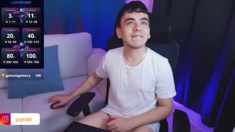 Snapshot of jey_keler chatting on 11.26.25 jey keler online show from 11.26.25