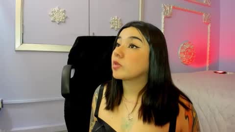 Snapshot of jeylee_ chatting on 12.04.25 Jeyy online show from 12.04.25