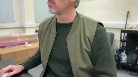 Snapshot of jgol519 chatting on 12.19.25 James online show from 12.19.25