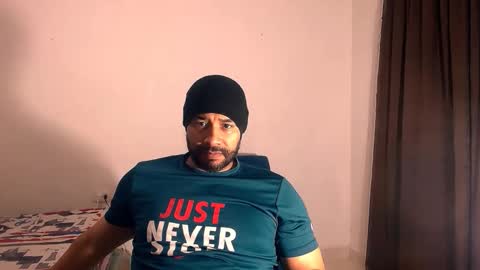 En moreno online show from 11.21.25