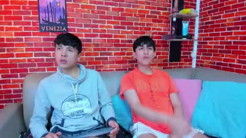 Snapshot of jhon_kleinn chatting on 05.31.26 Jake y Troy online show from 05.31.26