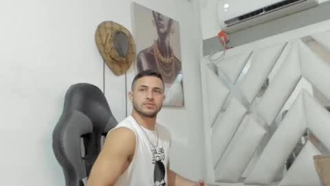 Snapshot of jhonny_flames7 chatting on 01.13.25 jhonny online show from 01.13.25