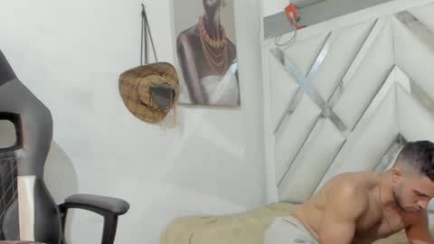 Snapshot of jhonny_flames7 chatting on 01.19.25 jhonny online show from 01.19.25