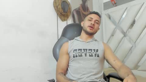 Snapshot of jhonny_flames7 chatting on 02.03.25 jhonny online show from 02.03.25