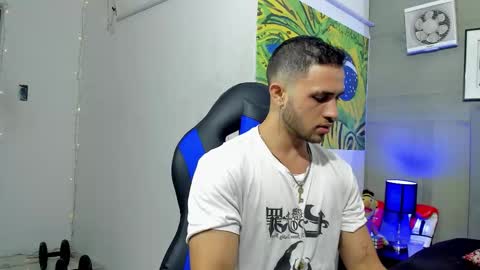 Snapshot of jhonny_flames7 chatting on 11.26.25 jhonny online show from 11.26.25