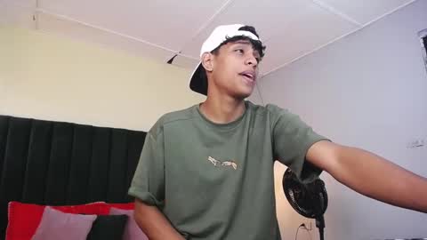 Snapshot of jhos_padill chatting on 09.18.25 jhos online show from 09.18.25