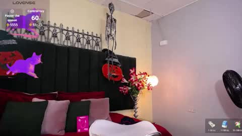 Snapshot of jhos_padill chatting on 11.04.25 jhos online show from 11.04.25