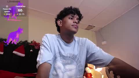 Snapshot of jhos_padill chatting on 11.29.25 jhos online show from 11.29.25