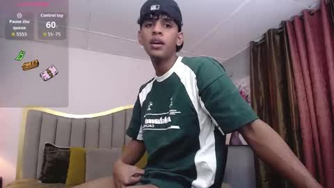 Snapshot of jhos_padill chatting on 12.16.25 jhos online show from 12.16.25