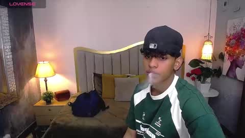 Snapshot of jhos_padill chatting on 12.22.25 jhos online show from 12.22.25