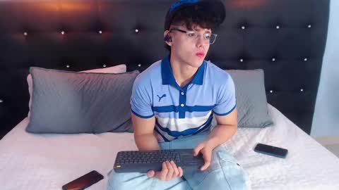 jhoumod_21 online show from 10.04.25