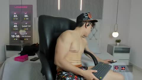 jhoumod_21 online show from 12.19.25