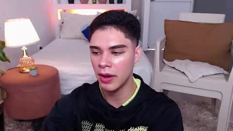 Jhuan Nhez online show from 11.15.25