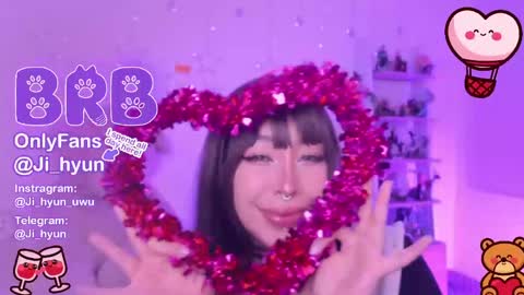 Snapshot of ji_hyun chatting on 05.15.26 Ji online show from 05.15.26