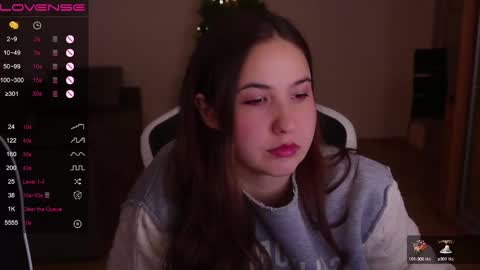 jia_lisaa online show from 12.10.24