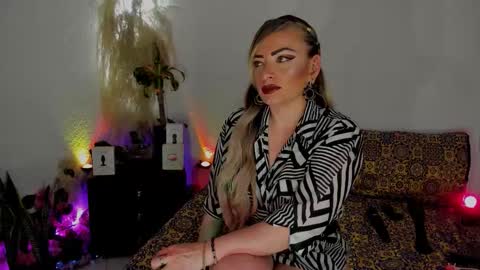 jianilnescoth online show from 09.11.25