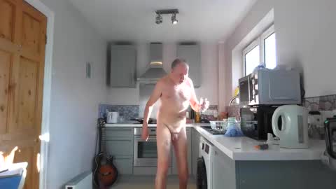 Snapshot of jimmybenido chatting on 04.30.26 Jim Redgewell online show from 04.30.26