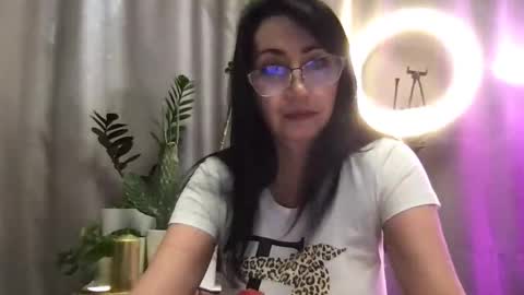 Snapshot of jinaluv chatting on 05.16.26 jinaluv online show from 05.16.26