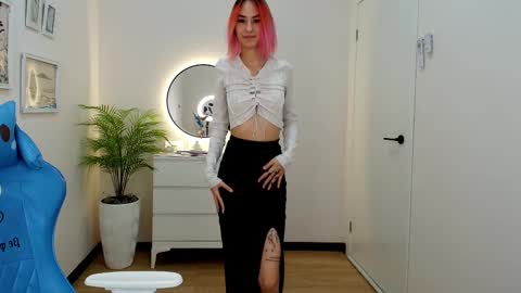 Snapshot of jinx_boom chatting on 02.14.25 jinx_boom online show from 02.14.25