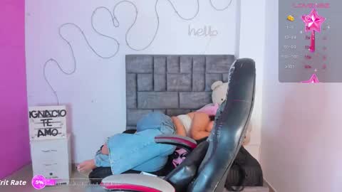 Snapshot of jisoo__ chatting on 11.18.25 kim online show from 11.18.25