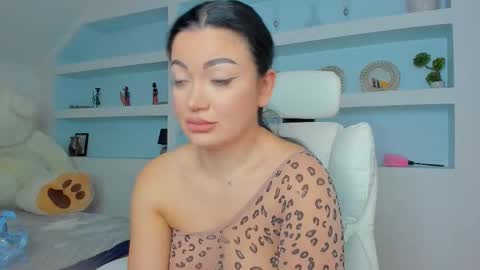 Juliee online show from 12.02.25