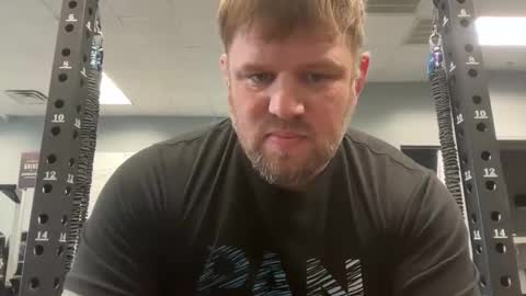 Snapshot of jitzgolfer chatting on 11.19.25 jitzgolfer online show from 11.19.25