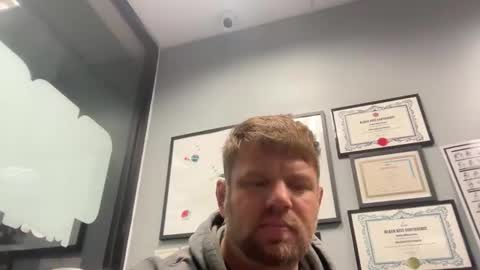 Snapshot of jitzgolfer chatting on 11.20.25 jitzgolfer online show from 11.20.25