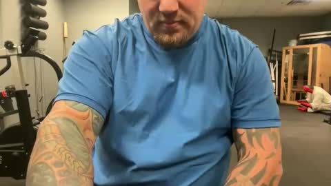 Snapshot of jitzgolfer chatting on 12.05.25 jitzgolfer online show from 12.05.25