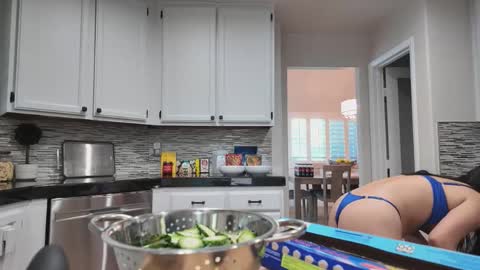 Snapshot of jiwon4u chatting on 09.14.25 Jiwon online show from 09.14.25