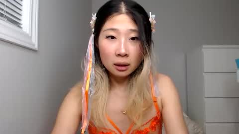 Jiwoo online show from 10.25.25