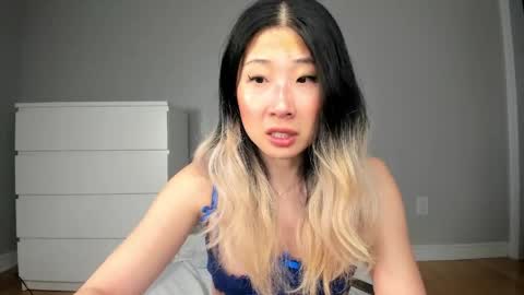 Jiwoo online show from 03.31.26