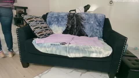 Nicole  Allen online show from 01.08.25