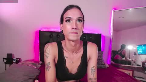 Joa Isaza     online show from 11.14.25