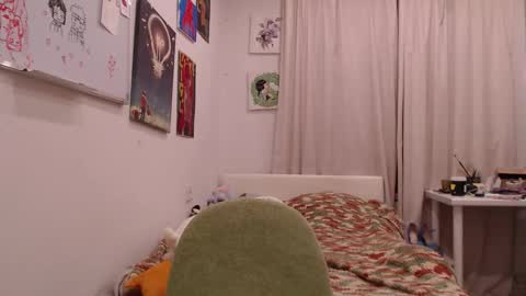 joan_kiss online show from 12.05.25