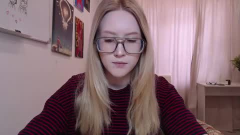 Snapshot of joan_kiss chatting on 04.30.26 joan_kiss online show from 04.30.26