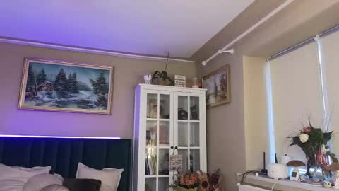 Snapshot of joannee chatting on 02.15.25 Joanne online show from 02.15.25