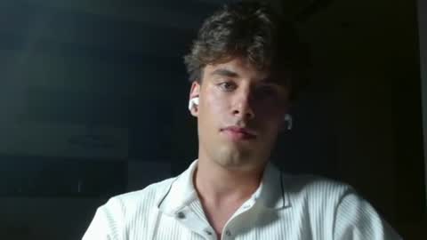 Snapshot of joel_friendly chatting on 08.09.26 JOEL online show from 08.09.26
