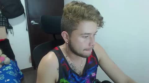 JOHAN independient model online show from 10.24.25