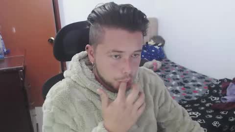 Snapshot of johanleonsweetboy chatting on 04.19.26 JOHAN independient model online show from 04.19.26