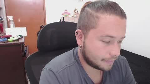Snapshot of johanleonsweetboy chatting on 05.14.26 JOHAN independient model online show from 05.14.26